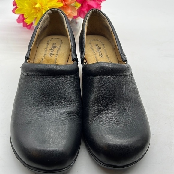 Softspots Black leather heeled loafer Sz 11 Wide. BLO1834A - Picture 2 of 10